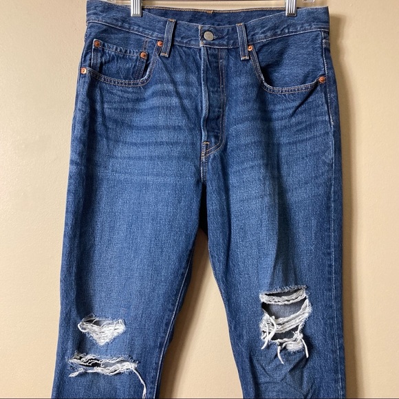 Levi’s 501 Premium Crop Button Fly Jeans in Bottom Line - Picture 7 of 14